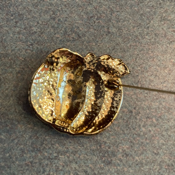Pumpkin pin - Picture 4 of 4